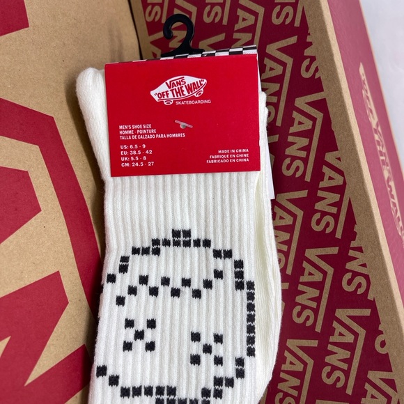 Vans Designer Logo Sport Skater Surfer Crew
Cut Socks
Clay Crew Socks (1 pair) - Picture 7 of 16